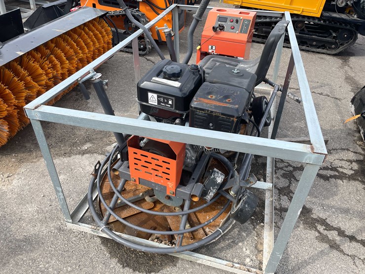 #7057-•-unused-ride-on-concrete-trowel-(o9)-image-4