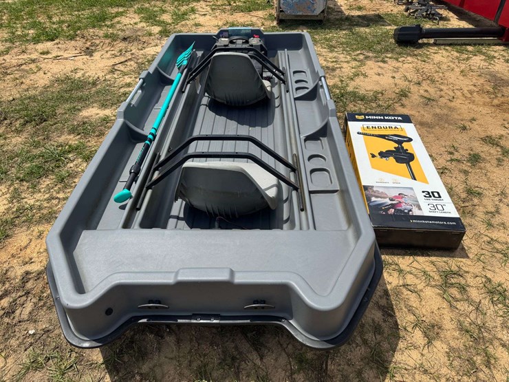 quest-angler-2-person-fishing-boat-w/trolling-motor-&-power-center-image-5