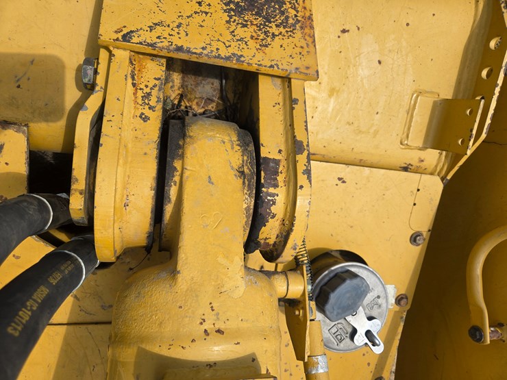 2005-caterpillar-953c-image-107