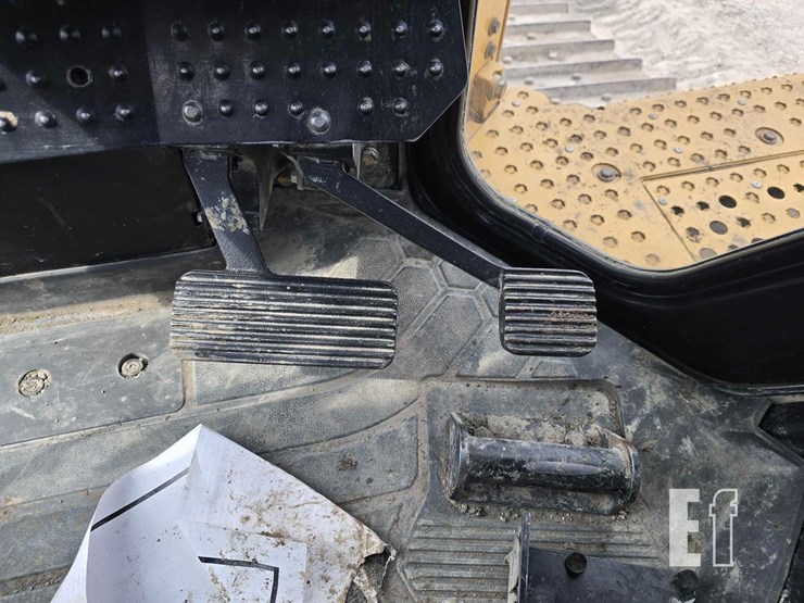 2019-caterpillar-d6-xe-lgp-image-18