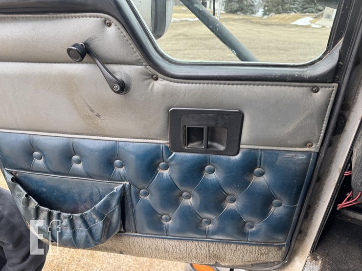 1998-kenworth-t600-image-32