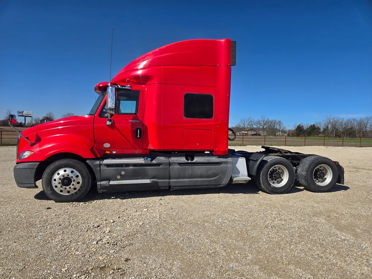 2014-international-prostar-image-8