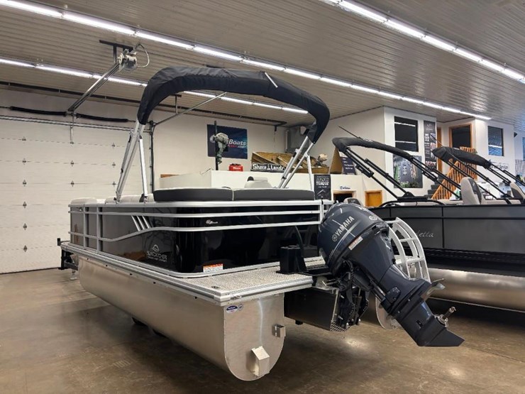 2025-g3-suncatcher-select-18c-pontoon-image-3