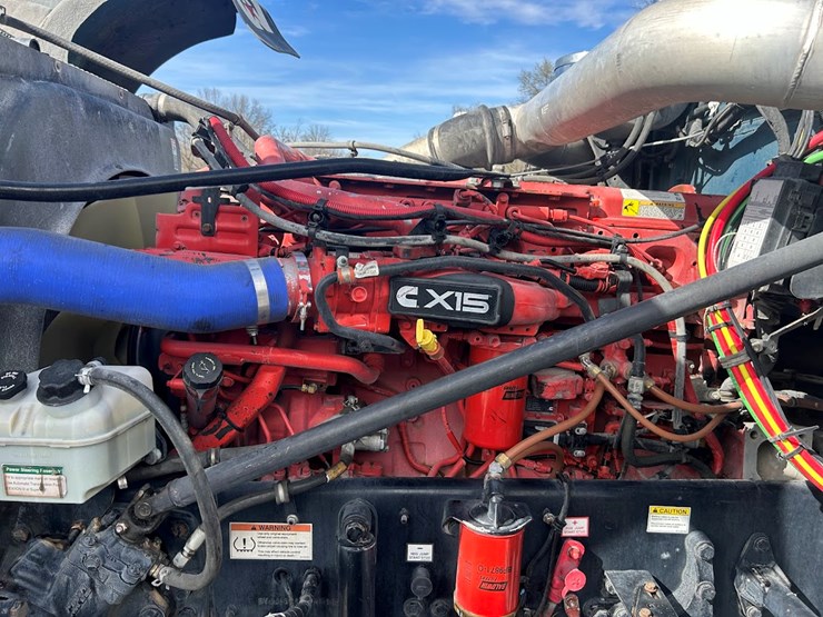 2022-western-star-4900-image-30