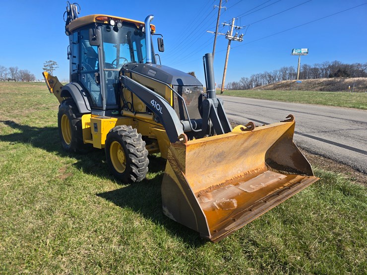 2015-deere-410l-image-13