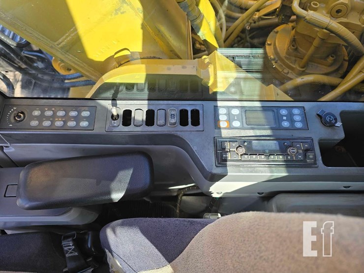 2017-caterpillar-326fl-image-18