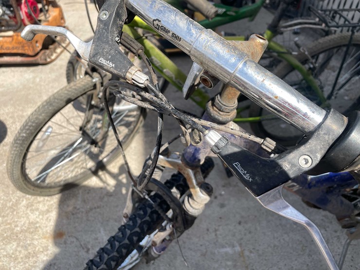 #7073-•-(3)-bikes-(o4)-image-6