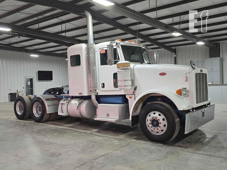 2009-peterbilt-367-image-2