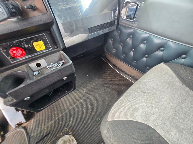 1999-kenworth-w900-image-61