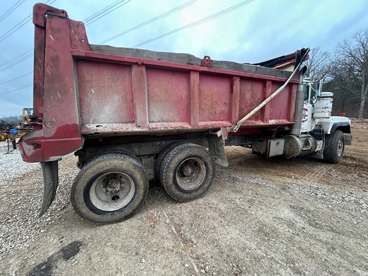 2001-mack-rd688s-image-19