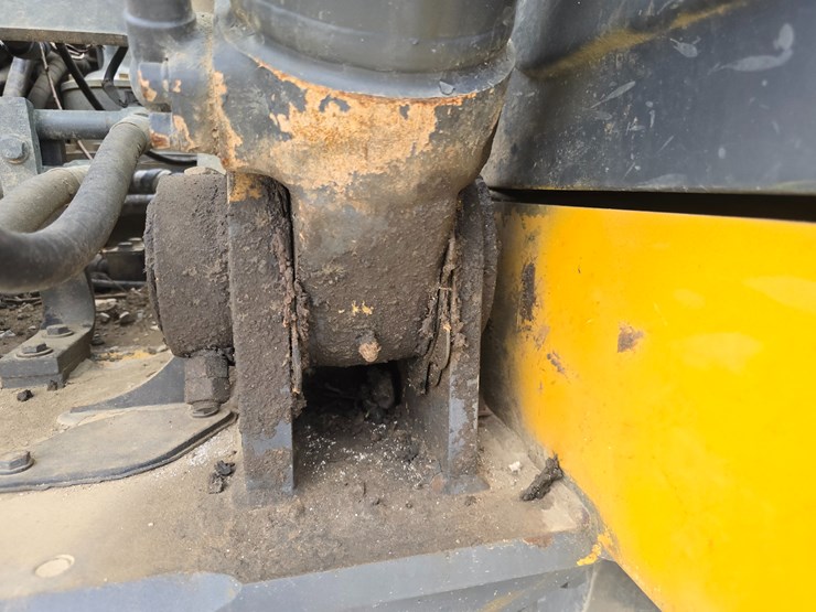 2013-deere-160g-lc-image-37