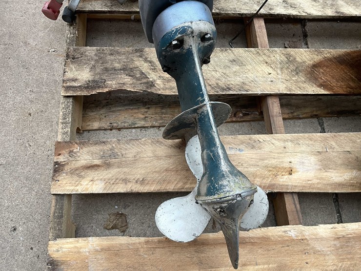 #7010-•-25-hp-evinrude-(o3)-image-14