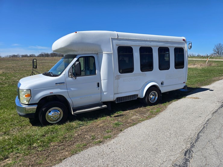#22618-•-2008-ford-econoline-van-image-3