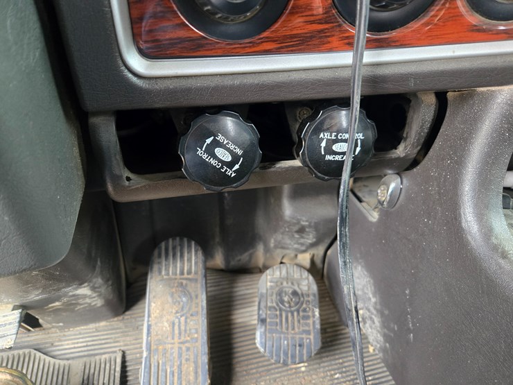 2014-kenworth-t660-image-92