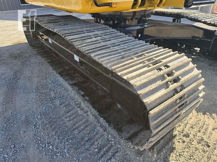 2017-caterpillar-326fl-image-37