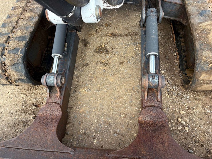 2007-bobcat-335-image-20