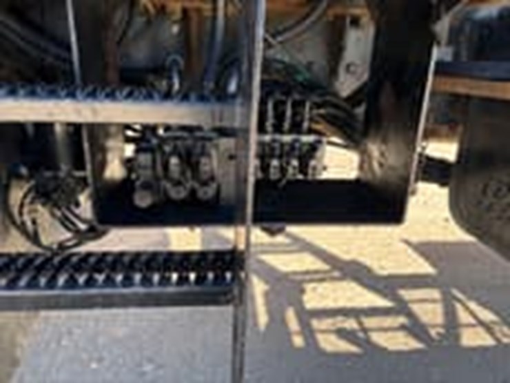 2005-kenworth-c500b-image-5