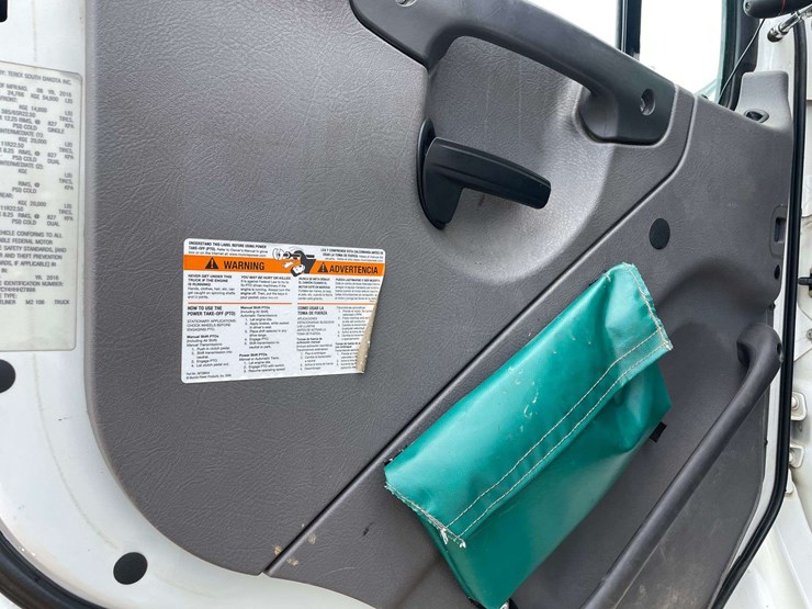 2017-freightliner-mt45-image-9