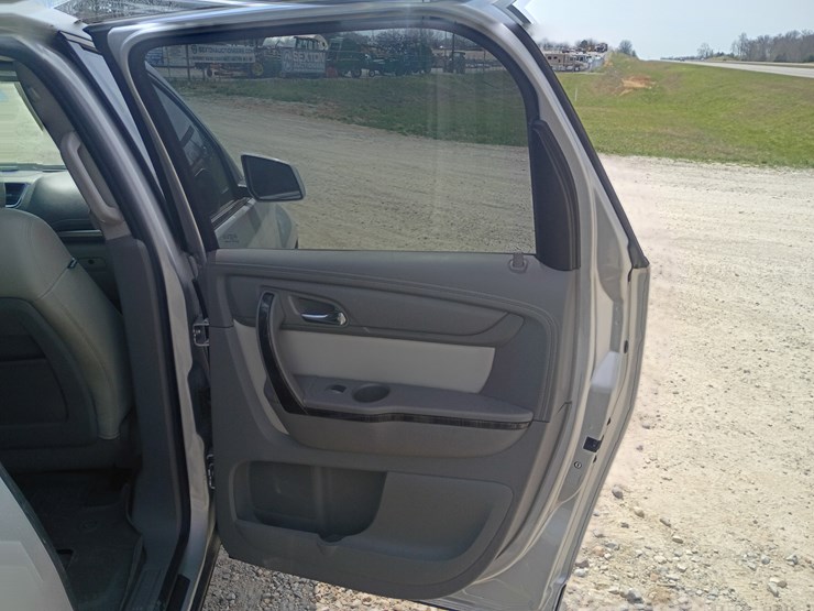 2017-gmc-acadia-image-59