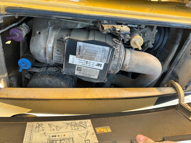 2005-caterpillar-420d-image-41