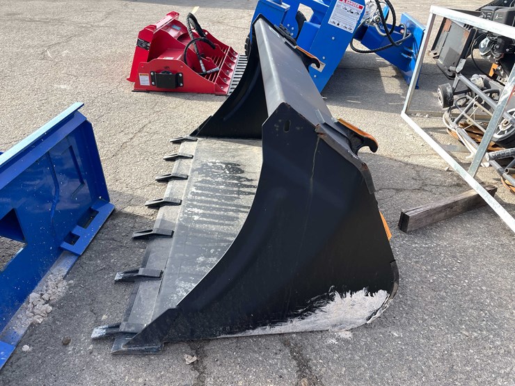 #7060-•-unused-63-case-new-holland-tractor-tooth-bucket-(o9)-image-6