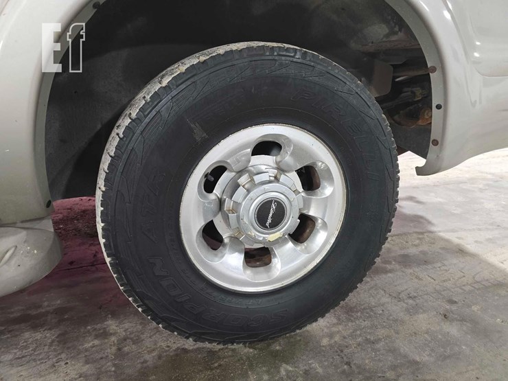 2005-ford-excursion-image-21