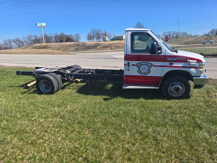 2016-ford-e450-image-13