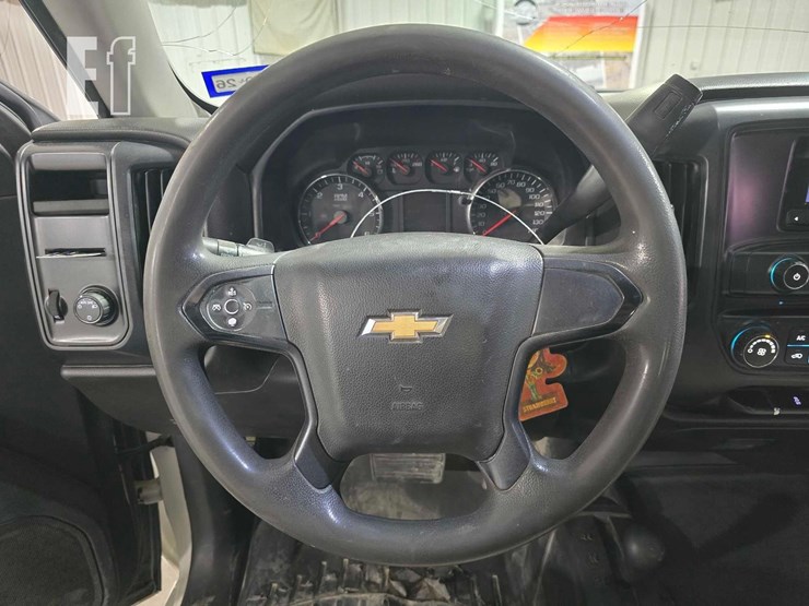 2015-chevrolet-silverado-1500-image-10