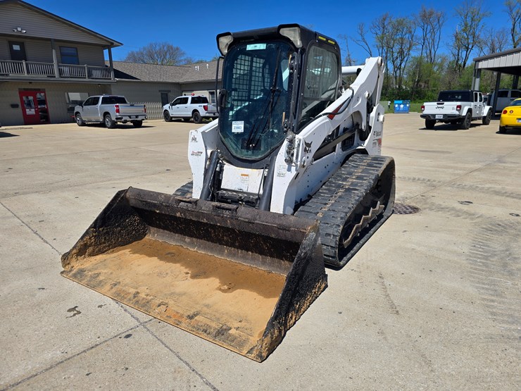 2020-bobcat-t770-image-1