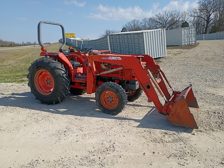 2001-kubota-l4300-image-12