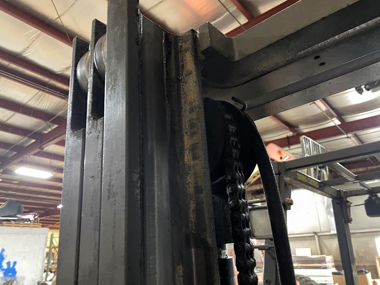 #1467-•-nissan-forklift-(e)-image-10