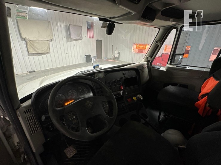 2017-international-prostar-image-13