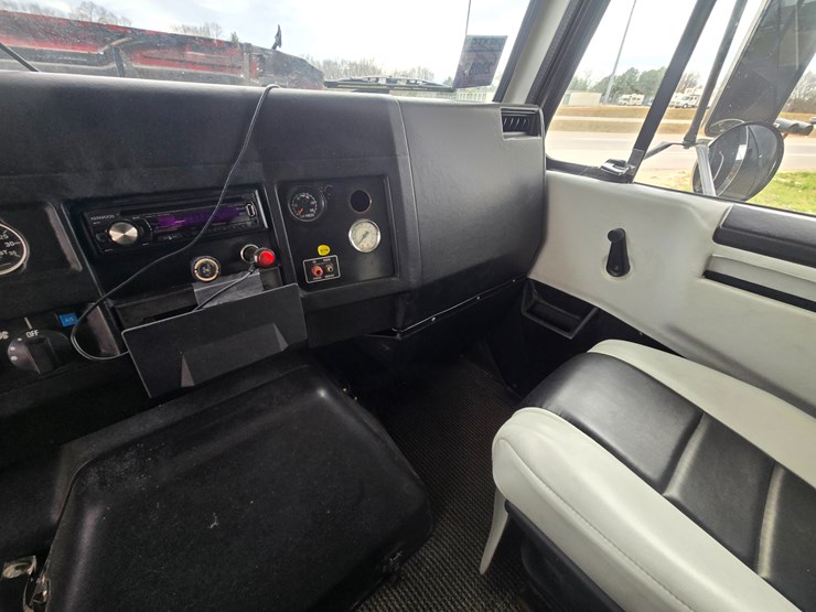 1990-international-4900-image-125