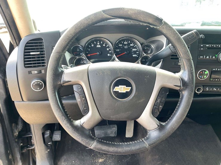 2011-chevrolet-silverado-1500-image-12