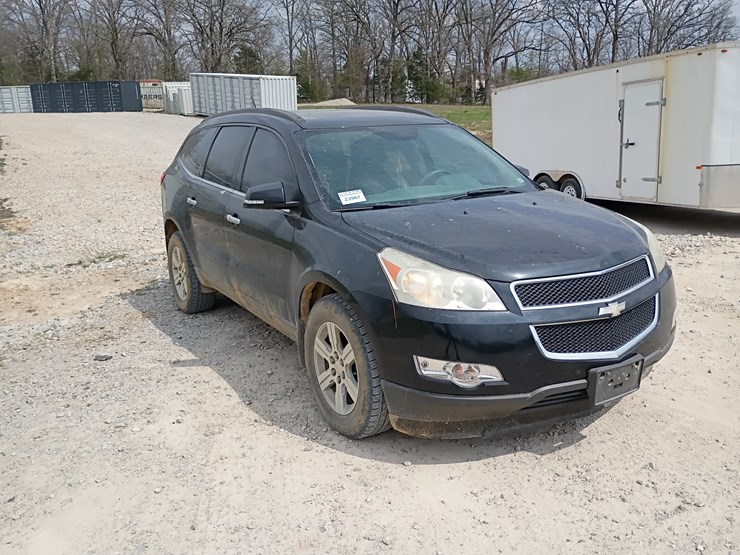 2011-chevrolet-traverse-image-13