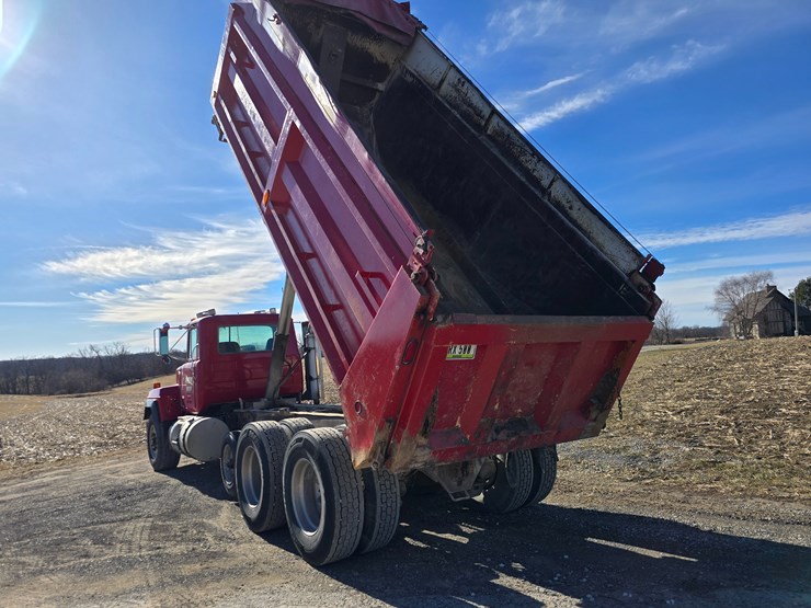 1998-mack-rd688s-image-43