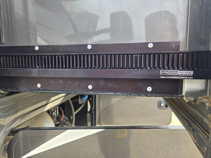 2020-ford-f550-image-111