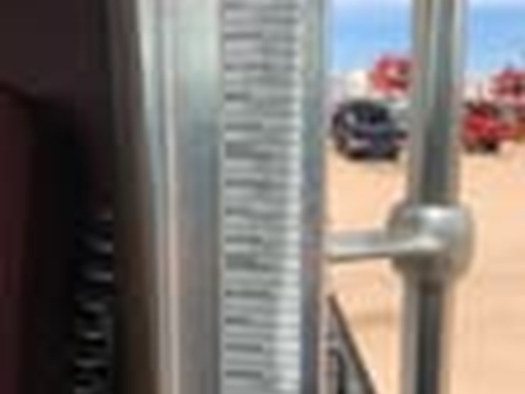 2013-kenworth-t800-image-28