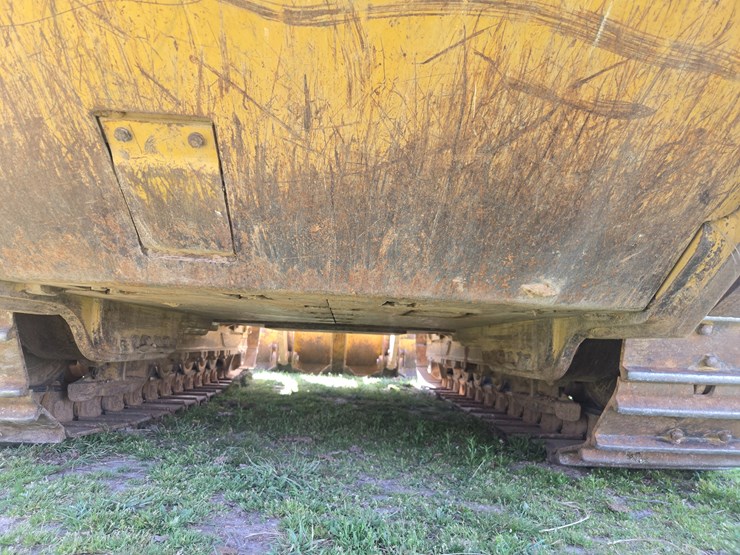 2014-caterpillar-953d-image-111