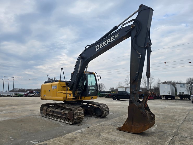 2014-deere-160g-lc-image-15