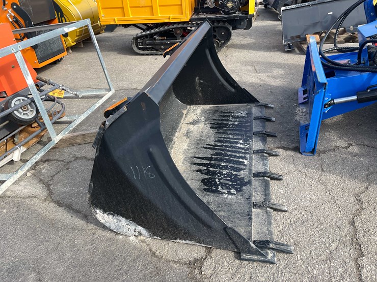 #7060-•-unused-63-case-new-holland-tractor-tooth-bucket-(o9)-image-2