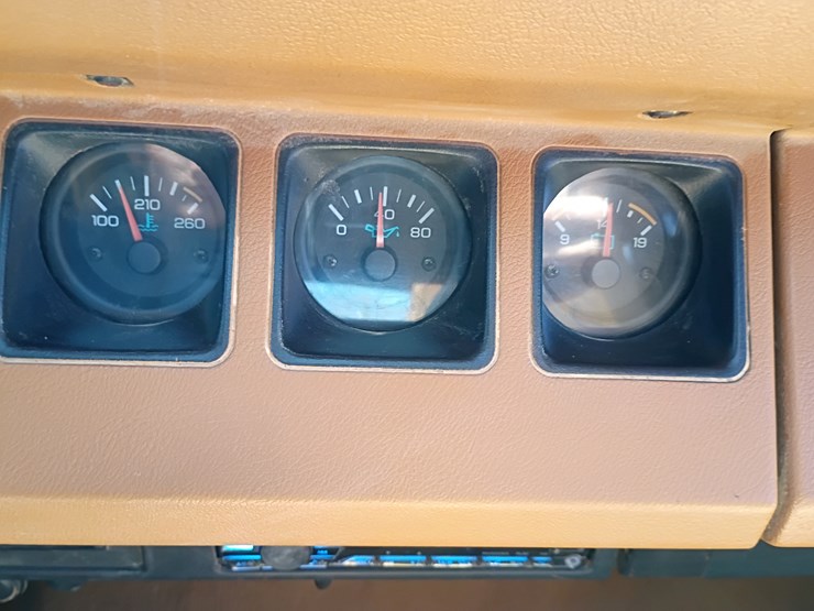 1993-jeep-wrangler-image-44