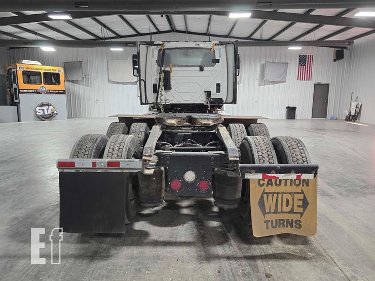 2017-international-prostar-image-8