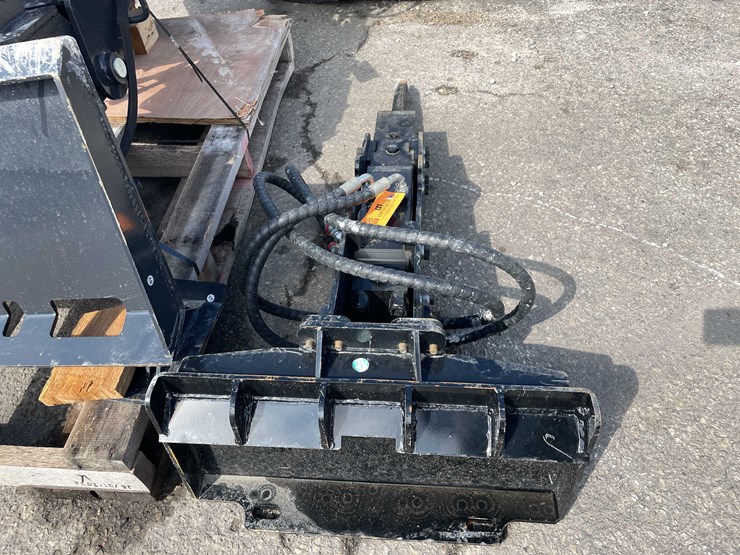 #7058-•-unused-giyi-mini-skid-steer-hydraulic-hammer-(o10)-image-1
