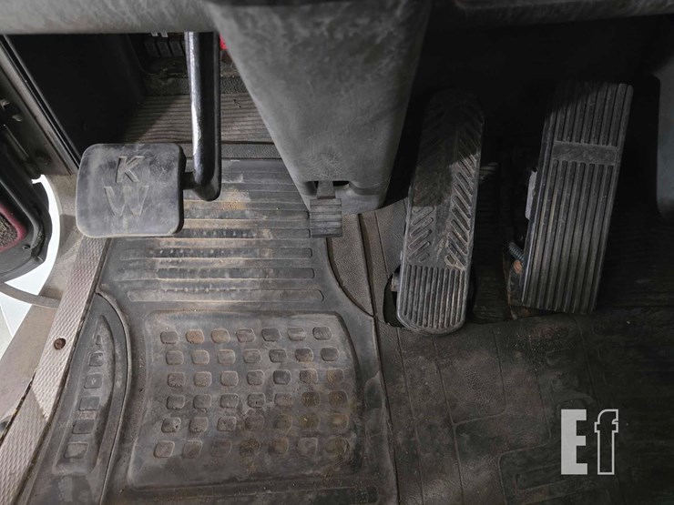 2003-kenworth-t800-image-11