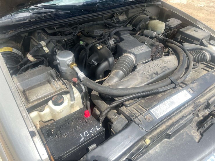 2000-chevrolet-s10-image-8