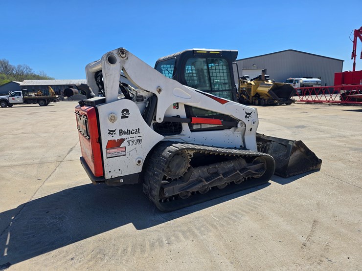 2020-bobcat-t770-image-11
