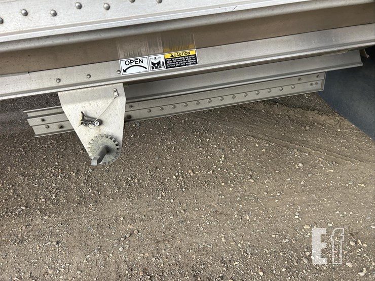 2025-wilson-grain-trailer-image-72