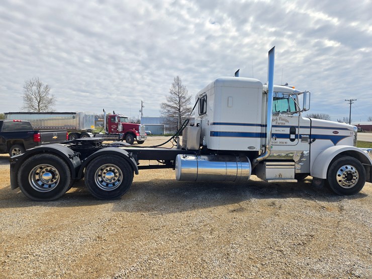 1996-peterbilt-377-image-22