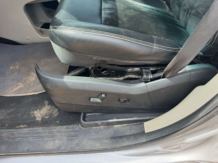 2017-dodge-grand-caravan-sxt-image-28